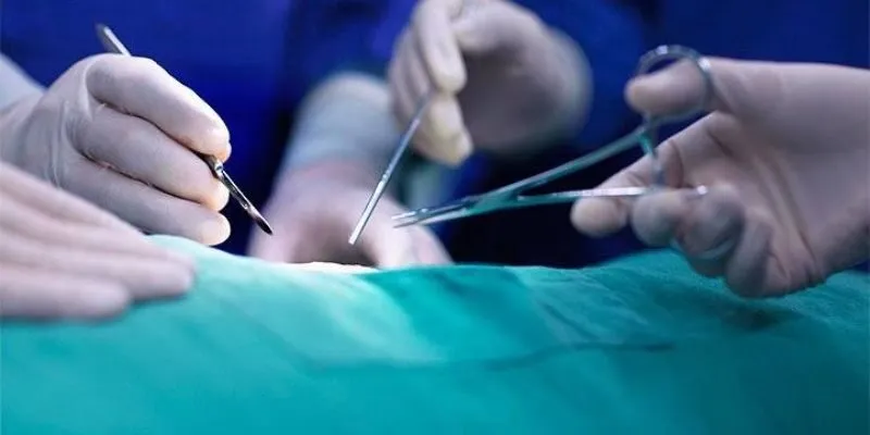 Mổ thoát vị đĩa đệm cột sống cổ